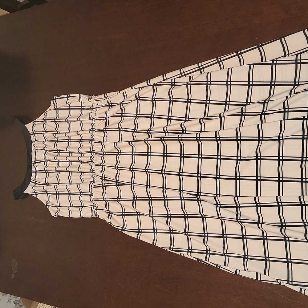 Black and Cream Windowpane Sleeveless Maxi Dress Size Sm